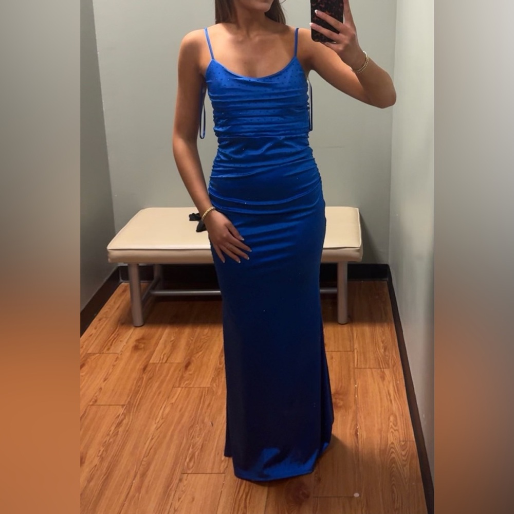 Elegant Blue Evening Gown
